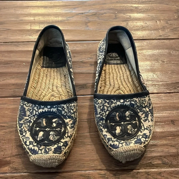 Tory Burch Antigua Navy Printed Espadrille Flats - Picture 1 of 6